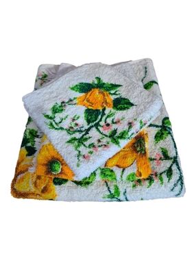 Vintage Dominion Fabrics Set Of 4 Towels And Washcloths Yellow Floral